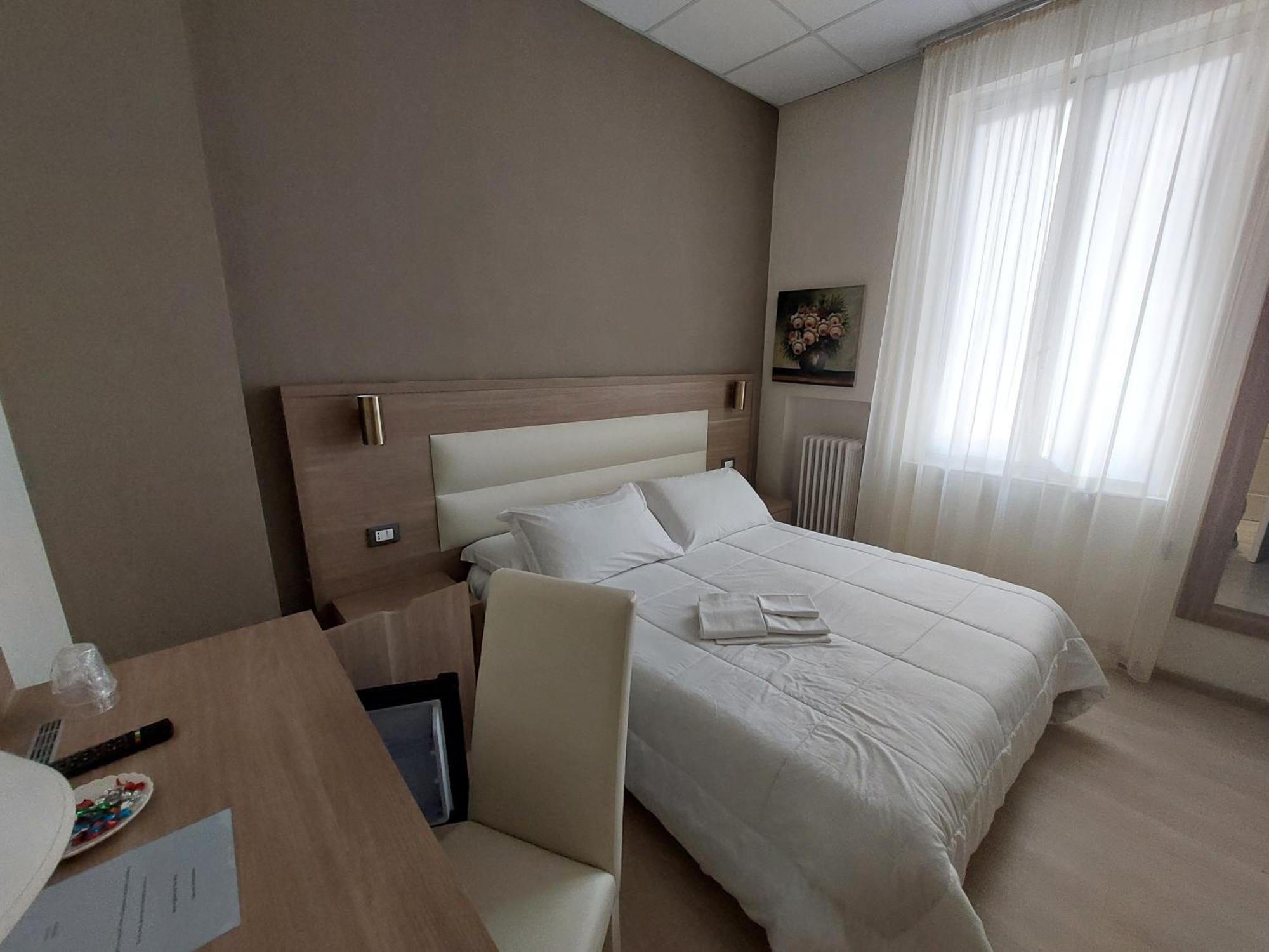 Hotel Tina Диано-Марина Экстерьер фото